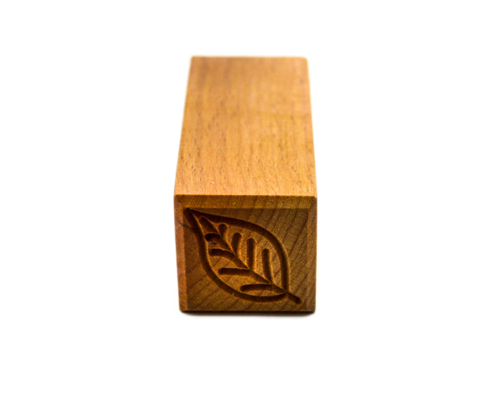 MKM Ssm-010 Medium Square Wood Stamp, Leaf image 1