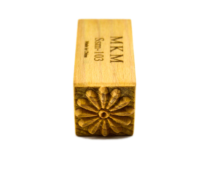 MKM Ssm-103 Medium Square Wood Stamp, Daisy image 1